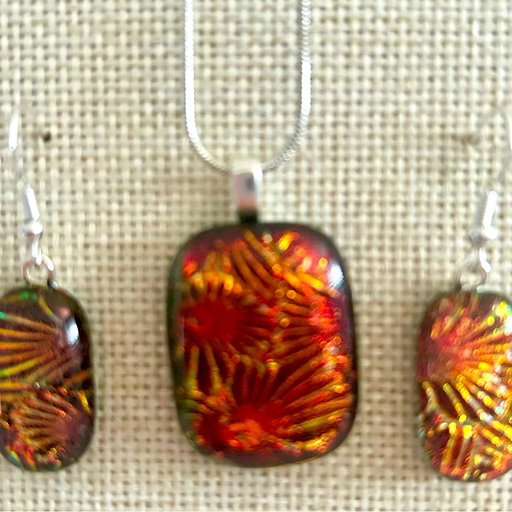 Elegant Gold and Red Jewelry Set